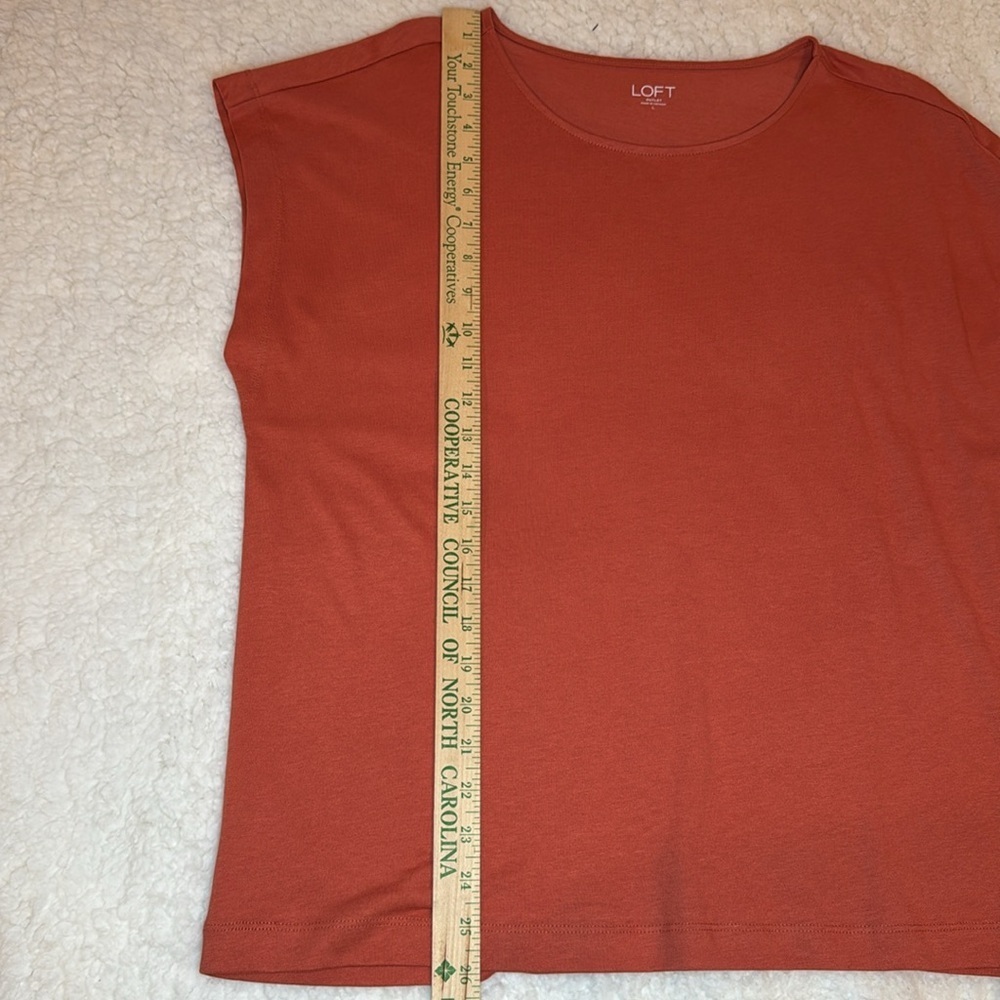 LOFT Elevated top in rust women’s size large - Picture 7 of 8